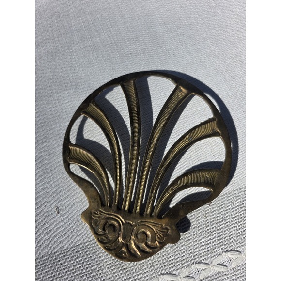 VTG World Bazaar Brass Trivets Set of 2 India Fan Shell Art Deco Boho7x7.5" - Picture 5 of 10